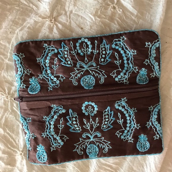 Monya silk foldover beaded pouch - Picture 5 of 5